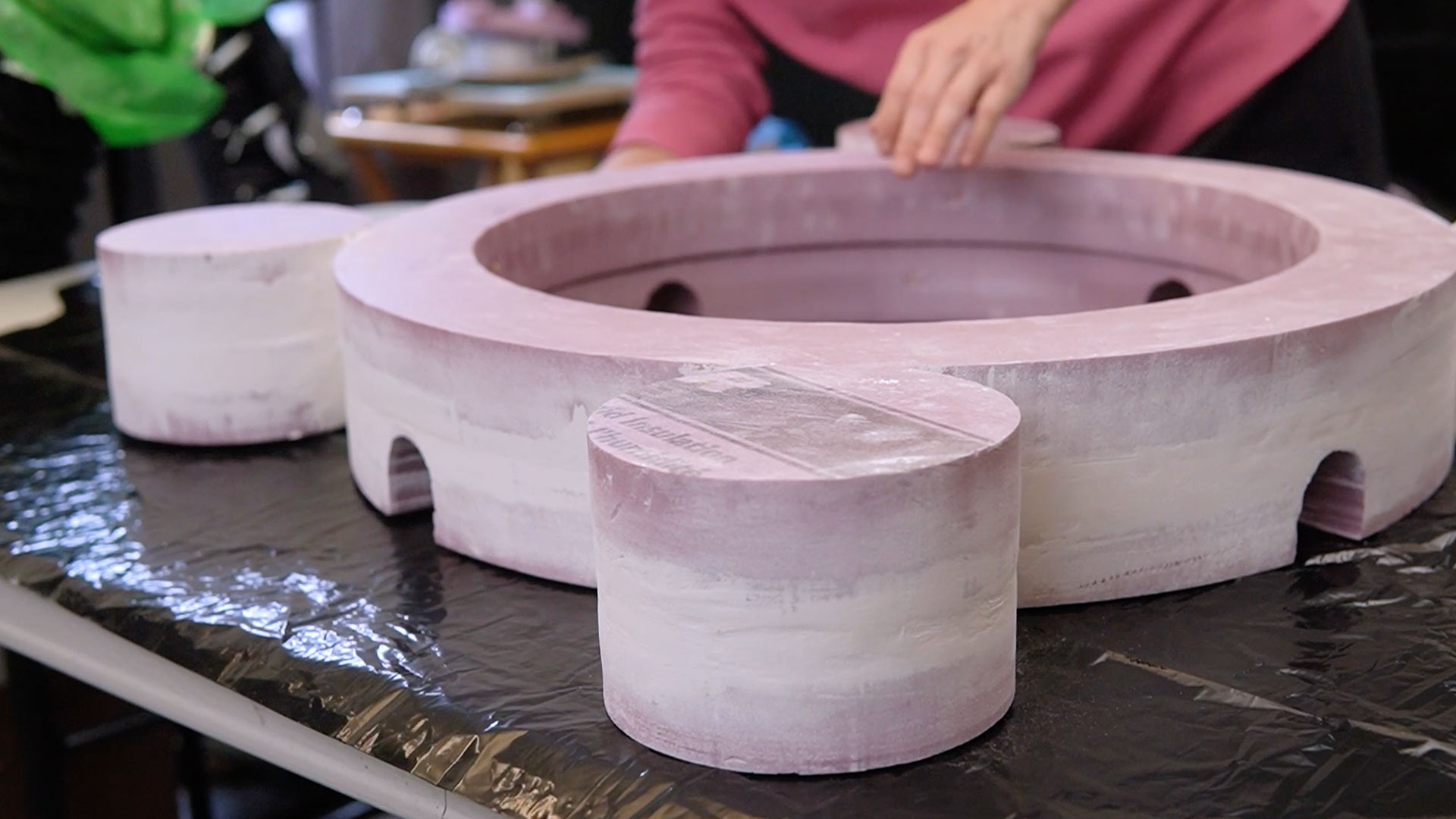 Assembling the hollow base